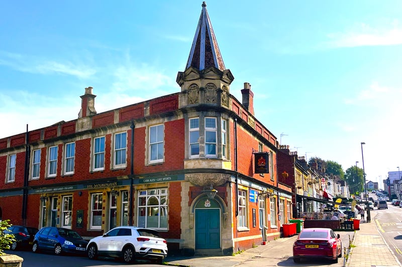 A vast corner pub, The Sandringham is near the shops and cafes of Sandy Park Road.