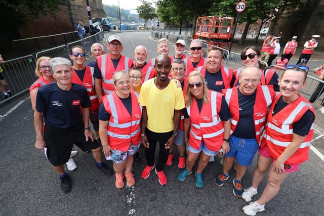 Sir Mo Farah and staff ready for the race
Credit: North News and Pictures