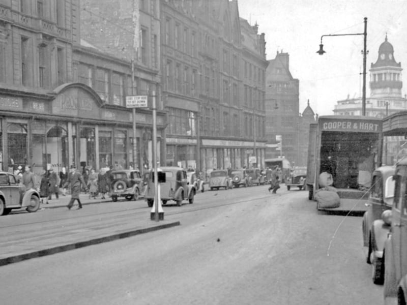 Fargate, Sheffield city centre, in 1955, showing Robert Proctor and Son drapers and Cole Brothers department store. Photo: Picture Sheffield/Press Photo Agency