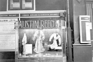 Austin Reed was a well known gents tailoring firm in Glasgow. 
