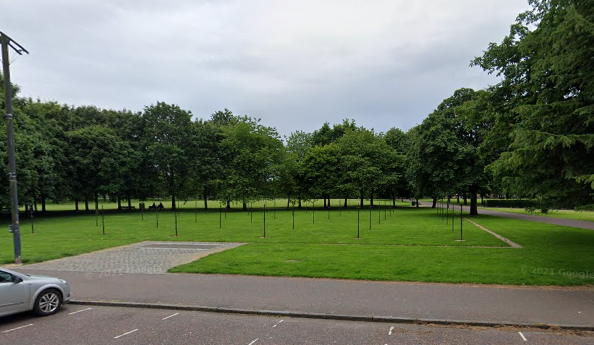 Glasgow Green was first used for washing, drying,
bleaching linen, salmon fishing and swimming. Glaswegian’s regularly used this space in the park up until the late seventies. 