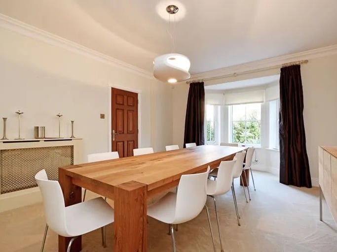 The house has a formal dining room, as well as a dining area in the kitchen. (Photo courtesy of Zoopla)