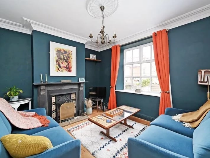 The living room is rear facing and overlooks the back garden. (Photo courtesy of Zoopla)