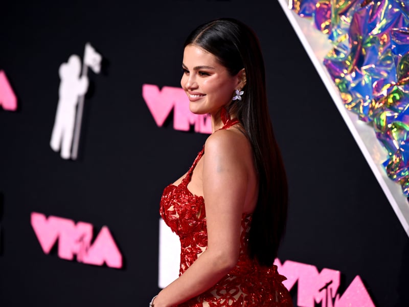 Selena Marie Gomez is a 31-year-old American singer, actress and producer who released her first song “Cruella de Vil” in 2008, she has 429 million followers.