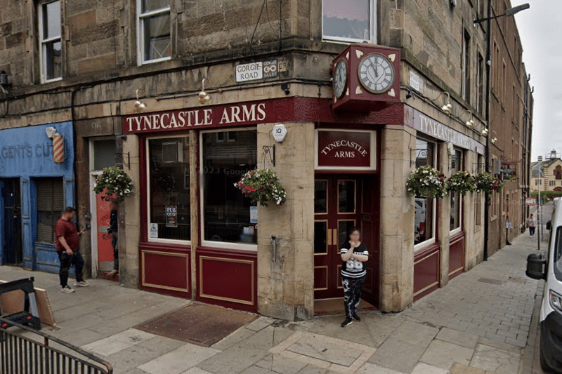 Situated right by Tynecastle Park, the Tynecastle Arms is always packed on matchday and has a buzzing atmosphere.
