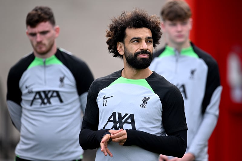 Mohamed Salah gets ready for an outdoor session