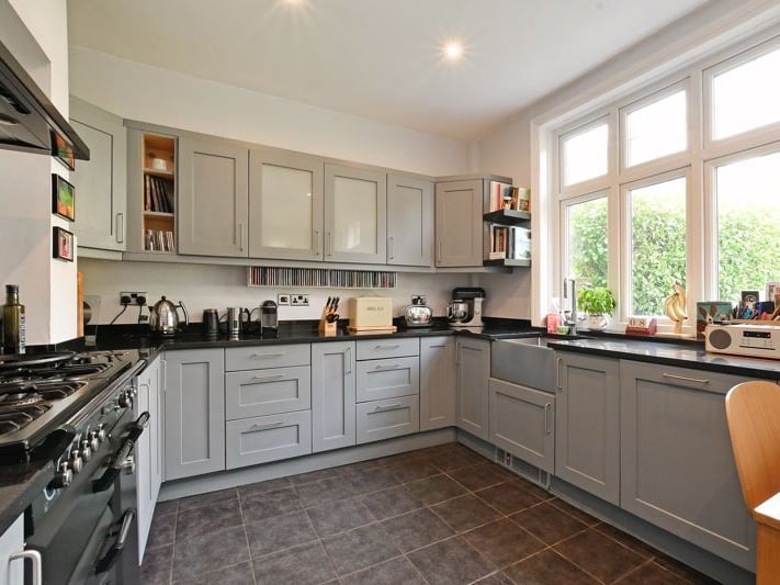 The kitchen has a very modern appearance. (Photo courtesy of Zoopla)