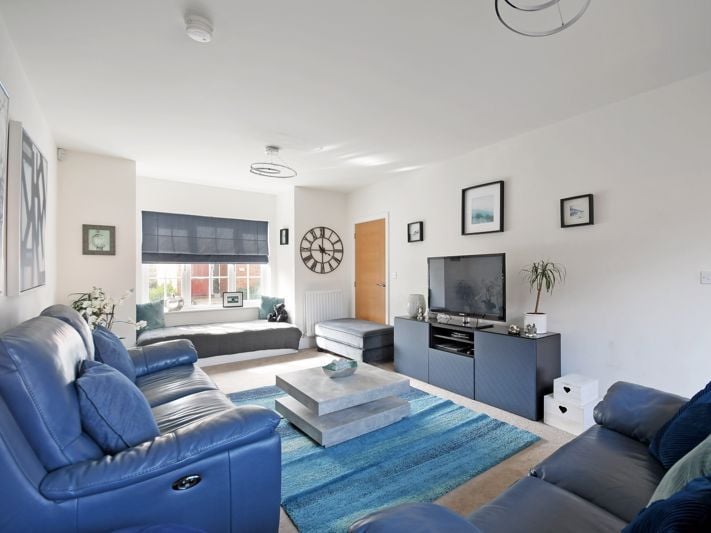 The lounge is very spacious and bright. (Photo courtesy of Zoopla)