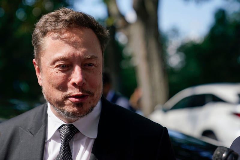 The CEO with the most impressive average yearly bonus is Elon Musk of Tesla. Musk's average yearly bonus stands at an impressive $456.7 million (£369.09 million). A significant chunk of this average was influenced by a massive one-time stock option bonus of $2.23 billion in 2018, the largest ever given to a CEO. If Elon Musk had received this monumental bonus today, it would equate to the Tesla CEO taking home $67,011 for every $1 earned by his median-paid employees. While his substantial earnings are closely tied to performance-based stock options, this direct comparison highlights the significant wage disparity within the company's leadership.