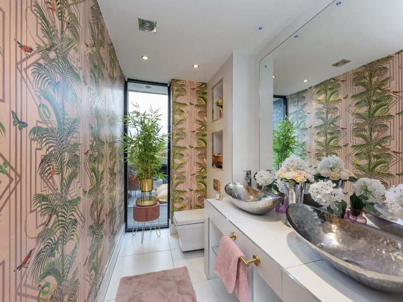 One of the bathrooms inside the ‘jungle’ mansion