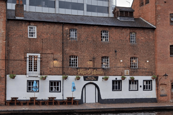 This canalside pub offers a great selection of real ales and pub food. One customer wrote on Google reviews: “Good service great selection of drinks including wine and cocktails.”
The cheapest pints depend on the time of day, but can be around £5