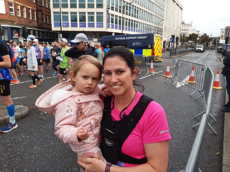 A runner gets a good luck hug from her daughter before setting off to run the Sheffield 10k, Picture: David Kessen, National World