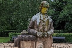 The James Watt Statue originally stood in a niche over the gateway of D & J Anderson Mills with the statue being presented to Glasgow Corporation in 1936. Other statues such as Children at Play and McPhun Memorial Fountain can also be found here. 