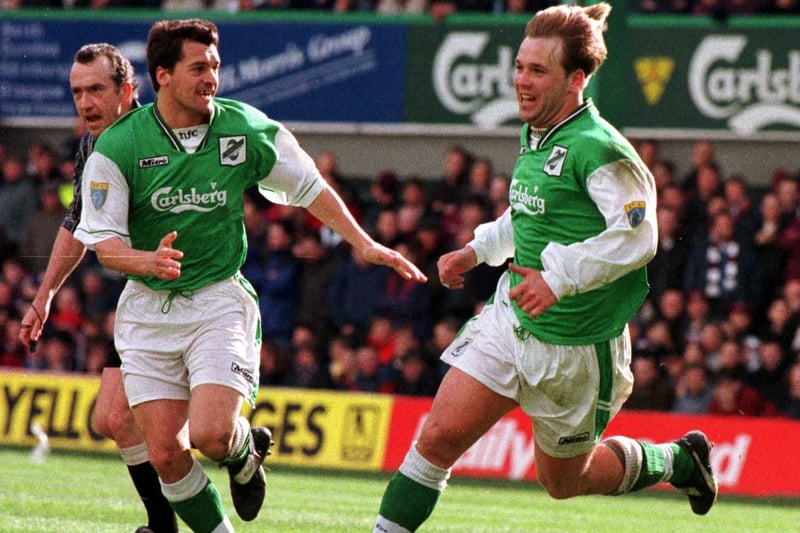 Stephen Crawford scored the only goal as Hibs beat Aberdeen in this Scottish League Cup fixture