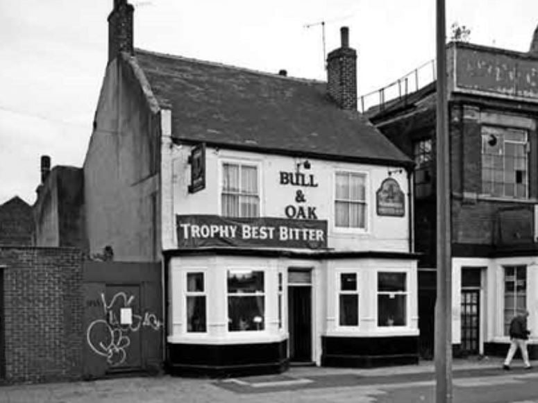 The Bull & Oak pub, on the Wicker, Sheffield, in July 1990. Photo: Picture Sheffield/P Tuffrey
