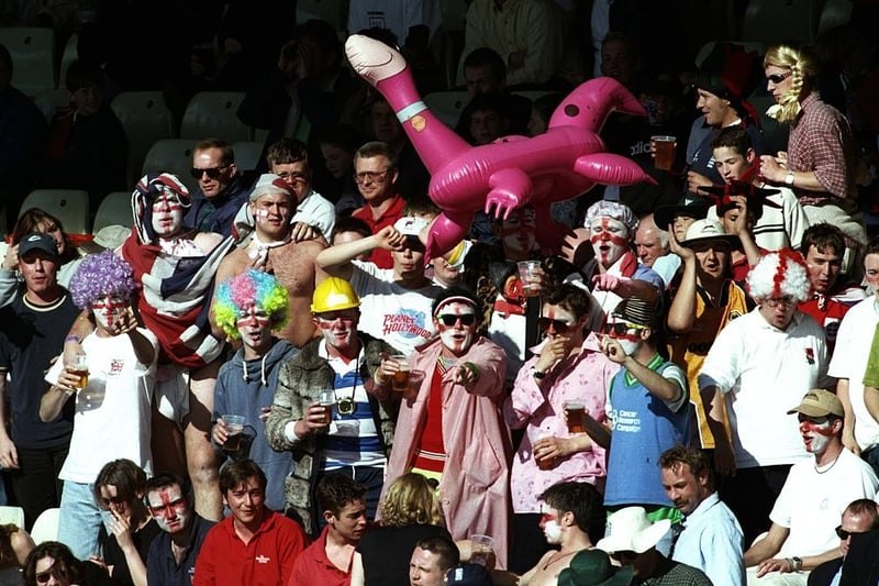 6 Jun 1998:  General view of the crowd during the First Test match between England and South Africa at Edgbaston in Birmingham, England. The match ended in a draw. \ Mandatory Credit: Adrian  Murrell/Allsport