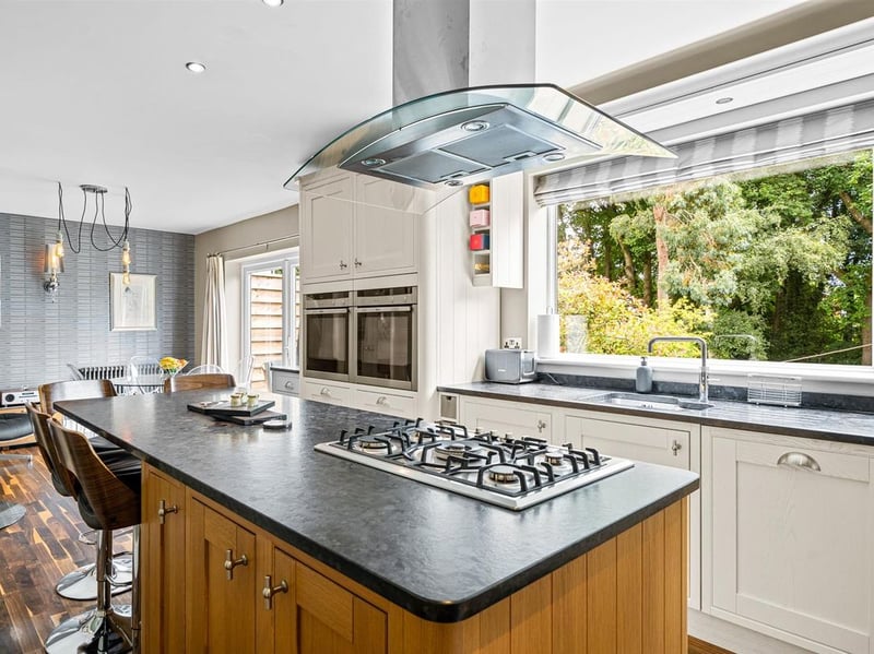 The kitchen/diner is found to the rear. (Photo courtesy of Zoopla)