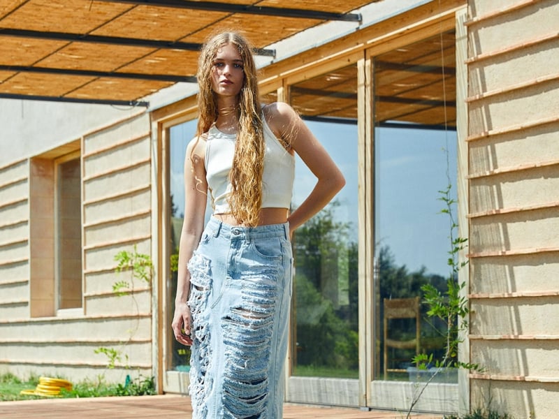  Urban fashion brands Bershka and Pull&Bear are due to open next to River Island in the shopping centre - opposite Tessuti, Levi’s and H&M - on the upper level. It will be the first time each brand has opened a store in the West Midlands. The two brands are part of global fashion group Inditex that also owns Zara, which has two stores at the Bullring shopping centre. It is expected to open their doors in early 2024. 