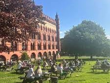 As well as sitting in the middle of one of the city’s oldest parks, Glasgow Green, the brewery also sits within one of Glasgow’s most unusual buildings, the Templeton Carpet Factory’s design is based on the Doge’s Palace in Venice.
It is the only brewery in UK to brew its beers according to Reinheitsgebot – the German Purity Laws of 1516, which states that only water, hops and yeast may be used. So you can imagine it has some of the finest beers in the city. The Original West Brewery Tour costs £15pp
and consists of a 45-min tour and a tasting of 3 WEST beers whilst the WEST Experience includes the tour, a 3 course meal from the St. Mungo Menu and a pint
of any WEST beer for £45pp.