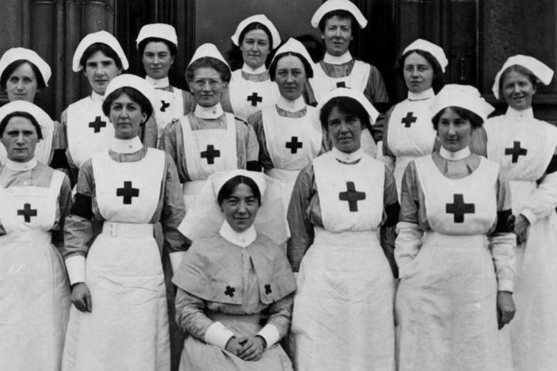 Gartshore Auxiliary Hospital nurses in 1914 - these women would tend to injured military personnel during the first world war.