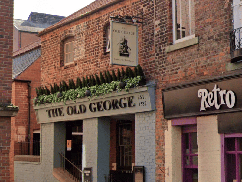 Situated in the square of the same name, this pub is considered to be the oldest in the city - and it has the old school feel to match!