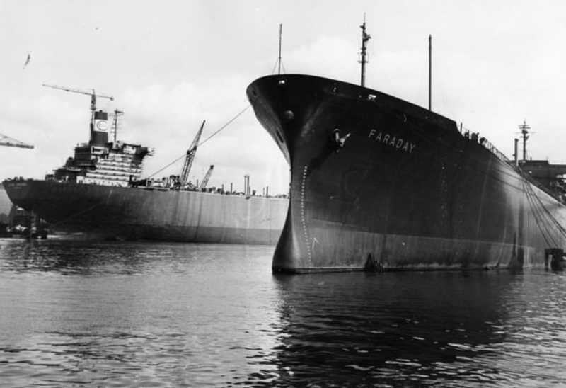 A 1970 photo showing the 253,000-ton giant tanker Esso Hibernia at Wallsend Shipyard, and in the foreground the 22,940-ton liquefied gas carrier Faraday at Hebburn Shipyard. Photo: Shields Gazette