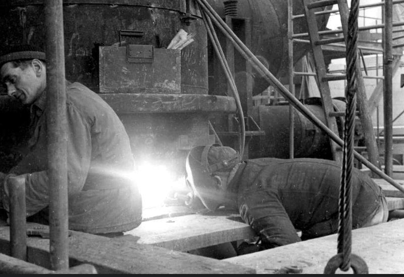 An undated shipyard photo from the Gazette archives. Do you remember scenes like this in the shipyards? Photo: Shields Gazette