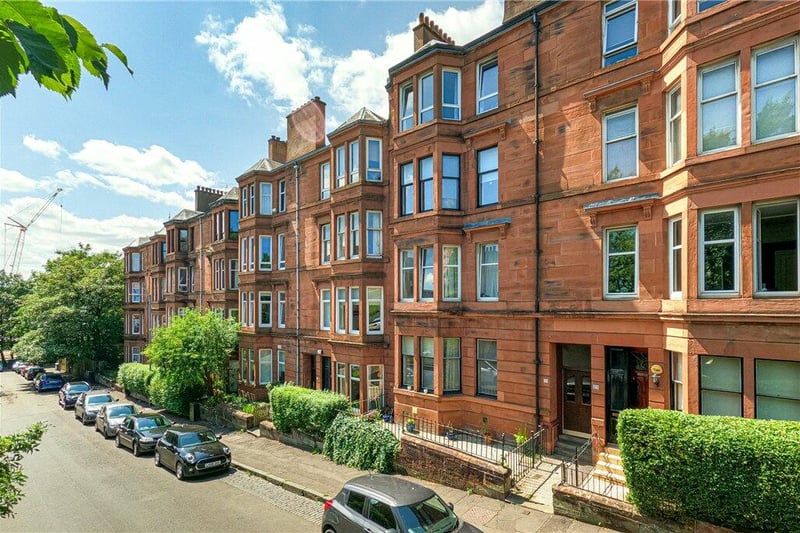 Thornwood is located to the east of Partick with the residential area having plenty of places to live that is a great West End spot. 