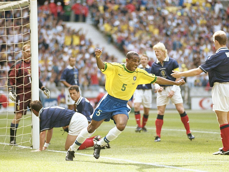 Scotland's impressive run of qualifying for five World Cups on the bounce came to an end when they failed to make it to the 1994 tournament. They bounced back quickly to make it to France in 1998 - the last time they would make it to a World Cup (fingers crossed for 2026!). They were unlucky to not get something out of their opening game against tournamnet favourites Brazil - narrowly losing 2-1. A 1-1 draw against Norway meant hopes were high - but dashed by a 3-0 thrashing at the hands of Morroco. Another year spend propping up the bottom of the group.