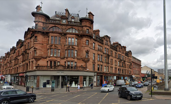 Charing Cross has the best of both worlds as both Glasgow city centre and the West End are easily reachable making it the perfect area to live no matter what university you are studying at. 