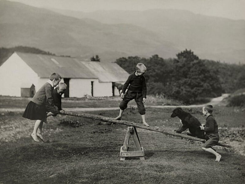 Closely associated with the Gaelic adjective “òg” which means young, June is thought to be the “youthful month” or “month of the young”. This may reflect the time when young animals would be sent to the slaughter. Or, just refer to the abundance of new life during the summer. Others have connected it to “Oghma” who, as the Collins Dictionary explains, is “a god of poetry and eloquence and the inventor of the ogham letters: one of the Tuatha De Danann.” In Celtic mythology “Tuatha De Danann” refers to the “tribe of the gods”.