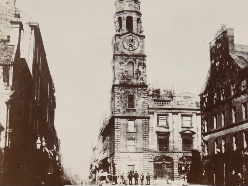 An early picture of the Paisley Tolbooth - the site of the last ever execution in the town. The man in question facing the hangmans gallows was one Thomas Potts, accused of the robbery of £11 in cash and £1 in silver from a Paisley home under the threat of cutlasses, swords, and large butcher knifes. Potts met his end on August 17, 1797 - the gallows were closed thereafter along with the tolbooth - and the jail, courtroom, and council chambers were moved to County Square.