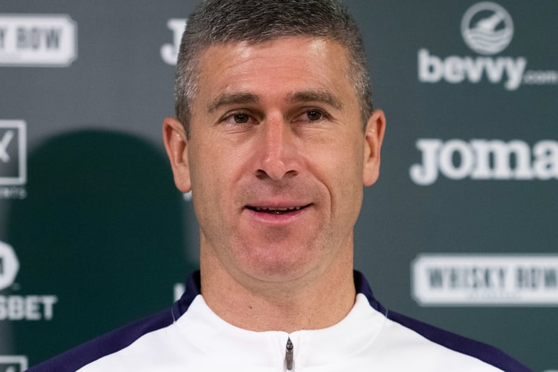 Hibs manager Nick Montgomery wants his players to be smart in their approach to playing Rangers at Ibrox.