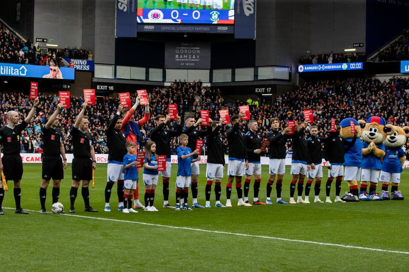 Both sides showed their support for the ‘Show Football the Red Card’ campaign ahead of kick-off. 