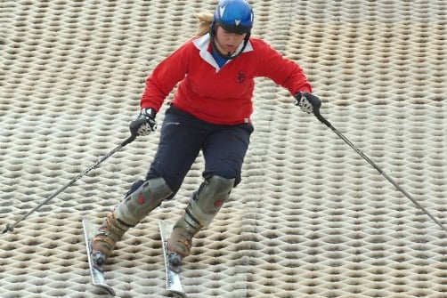 Leslie Mearns heads down the slope in 2009.