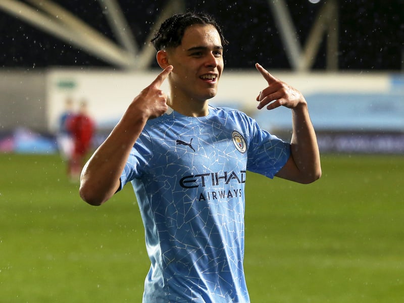 His initial loan spell goes well with seven goals in 31 league games. He joins Watford for 24/25 then Pompey bring him back on a free transfer in 25/26