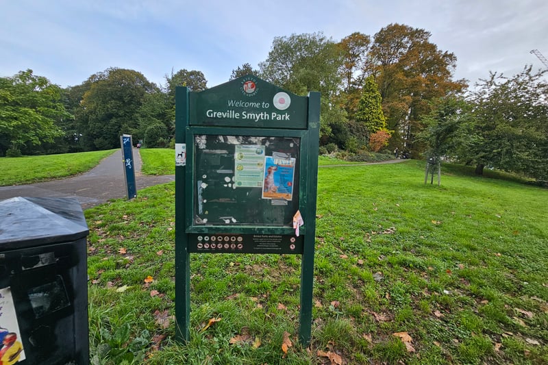 The community board is located near the Ashton Road entrance. The board features events in the community and information about Friends of Greville Smyth (FROGS).