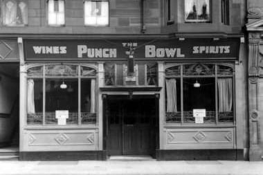The Punch Bowl pictured in 1937 with the original address of the established Maryhill local being on Wyndford Street which is now Maryhill Road. 