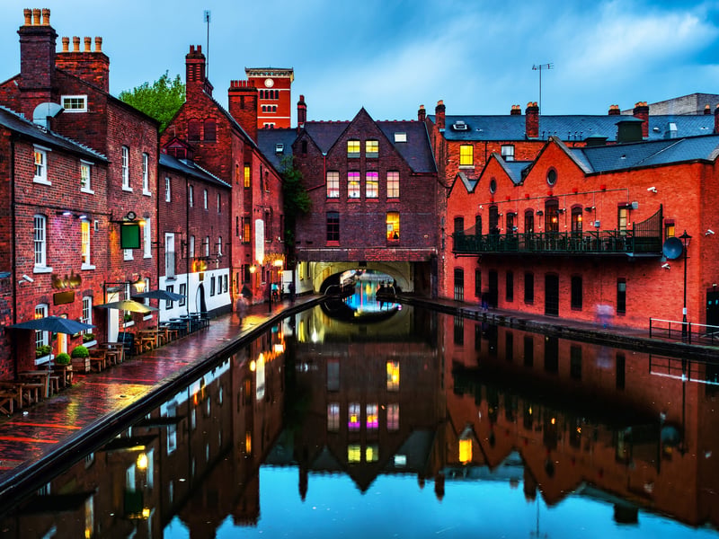 Birmingham is a great place to live and work and our city has the youngest population in the continent, with under-25s accounting for nearly 40% of our population. There are over 400 schools, 15 universities and three University colleges within one hour’s drive of the city. With a youthful spirit and relentless drive It’s no wonder that Birmingham also has a thriving start-up business scene too with hundreds of creative businesses breaking through. The city remains a champion of innovation since it’s days as leader of the industrial revolution.