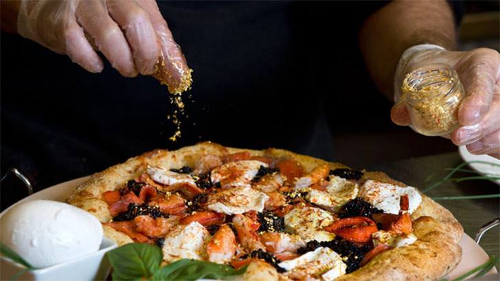 Domenico Crolla made the Southside Italian restaurant of ORO into a real institution. Pizzas, pastas, and much more, expect all your Italian favourites done up to an incredible standard.