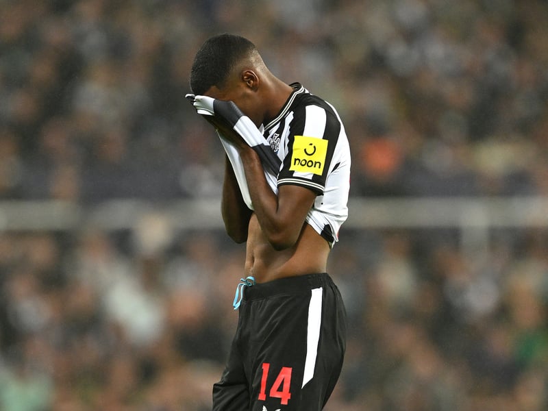 Unlikely to be involved after undergoing a scan on a recurring groin issue on Friday. 