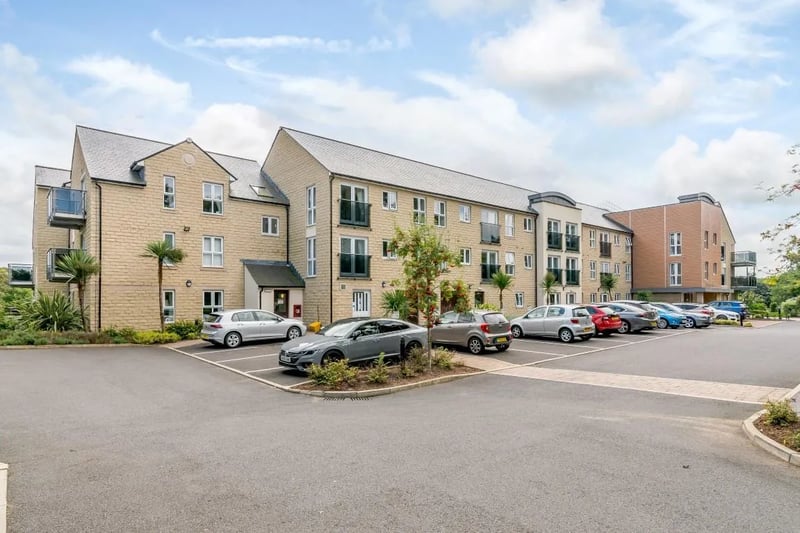 This 1 bed flat on Thackrah Court was last reduced on October 26 by a total of 26.2 percent, to £120.000. 