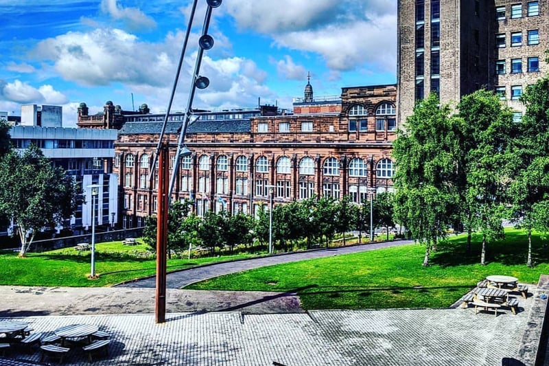 Rottenrow Gardens is at the heart of the University of Strathclyde’s campus with the site having previously been the grounds of Glasgow Royal Maternity Hospital which was known locally as “The Rottenrow.”