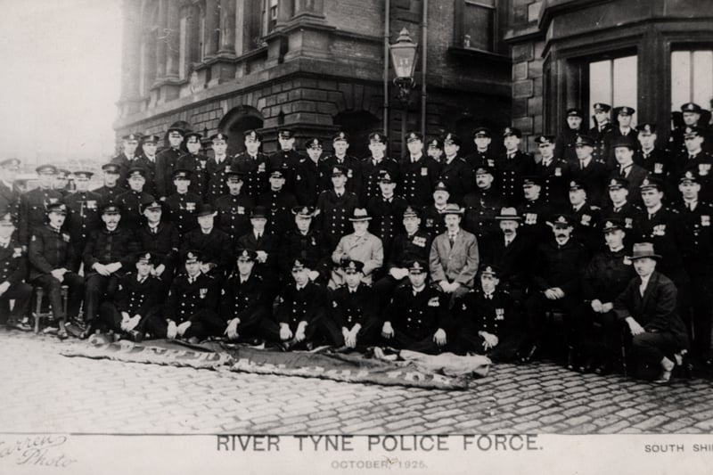 The River Tyne Police Force sitting in front of  the Customs House in 1925 (Newcastle Libraries)