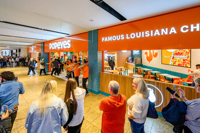 After months of anticipation, Popeyes has finally opened the doors to its restaurant in Meadowhall Shopping Centre.