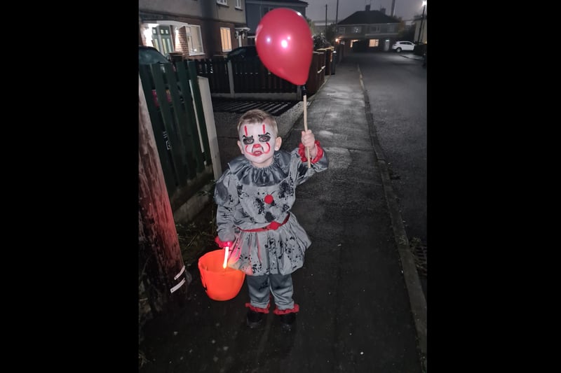 Charlotte Pearson shared this photo of a terrifying young lad dress as Pennywise the Dancing Clown from Stephen King's IT. 