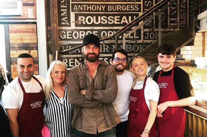 Hollywood A-lister Gerard Butler dined at Old Salty’s on Byres Road where he happily posed for snaps with workers at the West End restaurant. 