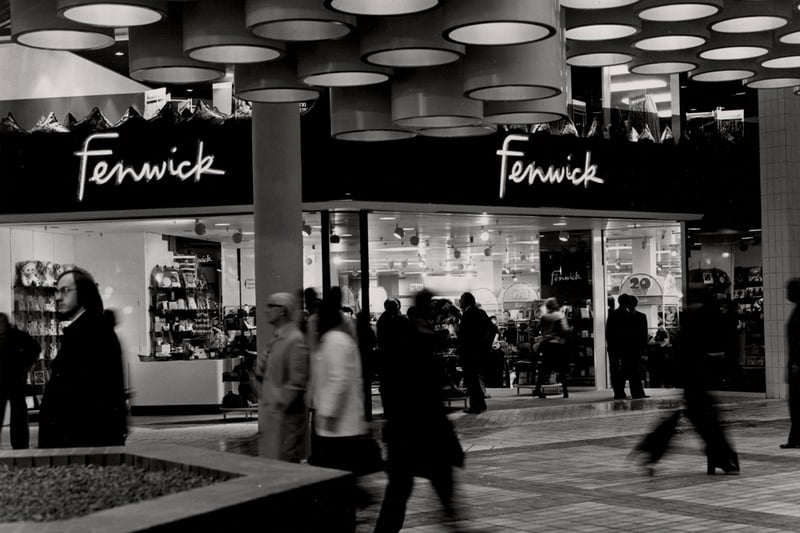  A 1976 view of the interior of Eldon Square Shopping Centre with Fenwicks in the forefront. (Newcastle Libraries)