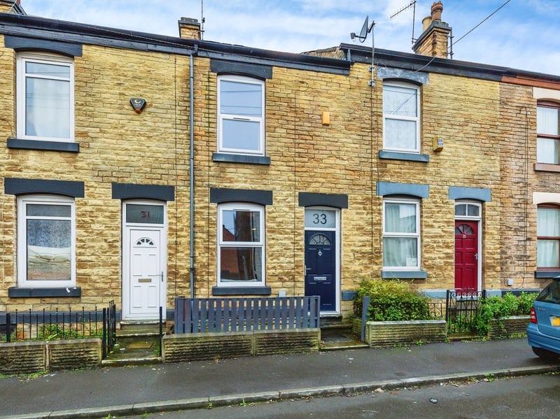 This two bedroom, terraced home could be yours for £150,000. (Photo courtesy of Zoopla)