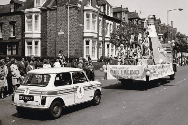The Latino float on Ocean Road in the late 1960s. Photo: Freddie Mudditt (Fietscher Fotos).